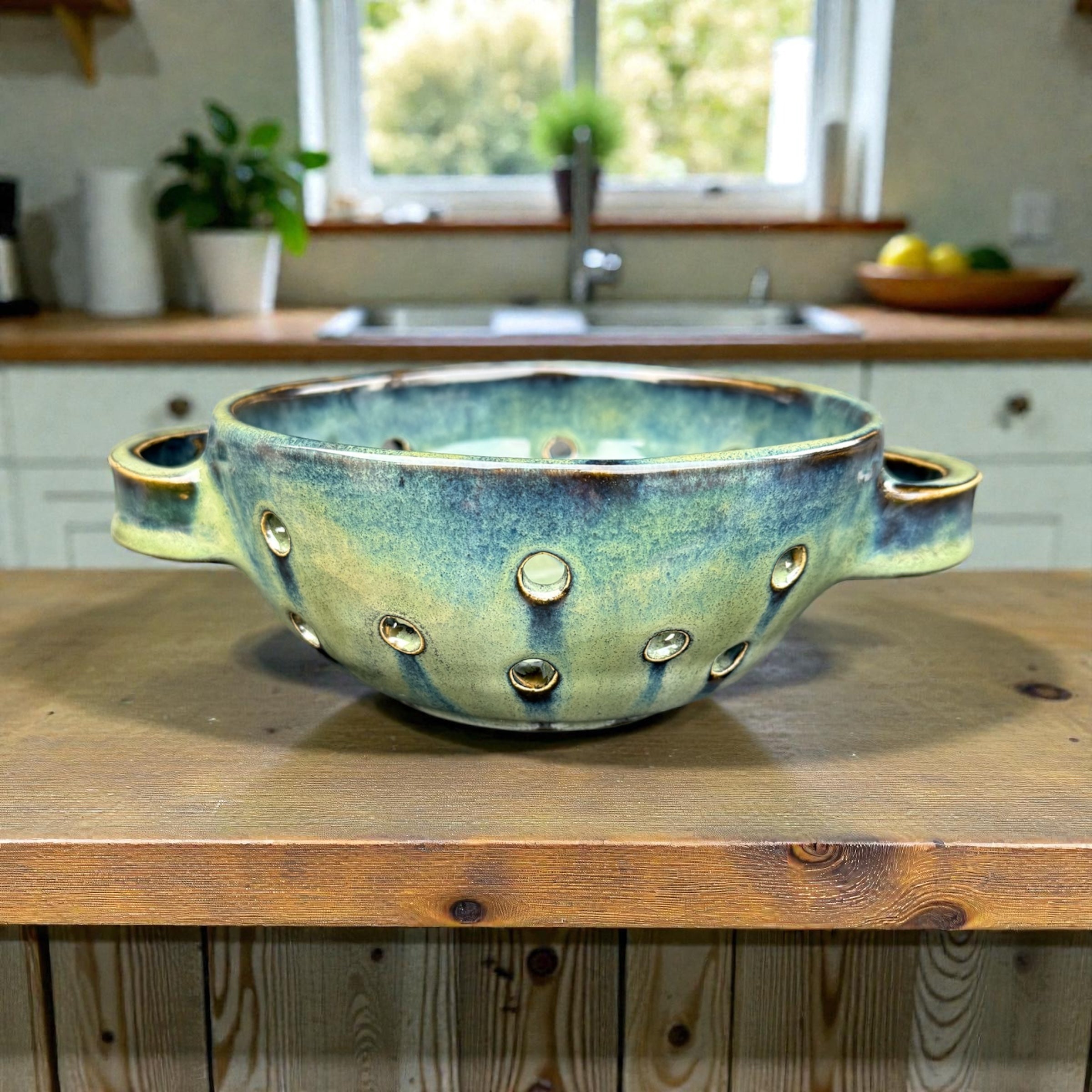 Handmade ceramic berry rinsing bowl - BM Ceramics